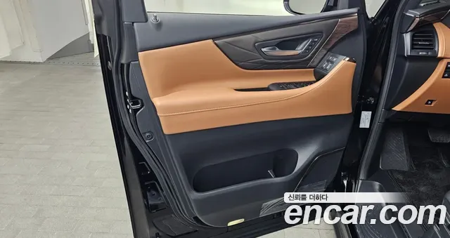Toyota Alphard — Фото автомобиля 10