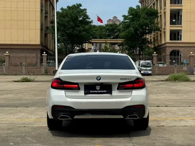 BMW 5 Series — Фото автомобиля 7