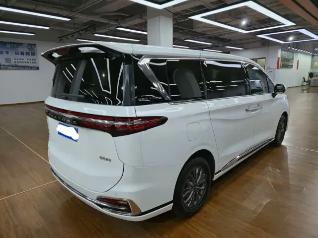 Bestune Besturn M9 — Фото автомобиля 5