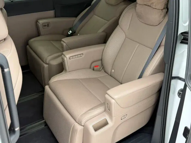 Li Auto MEGA — Фото автомобиля 26