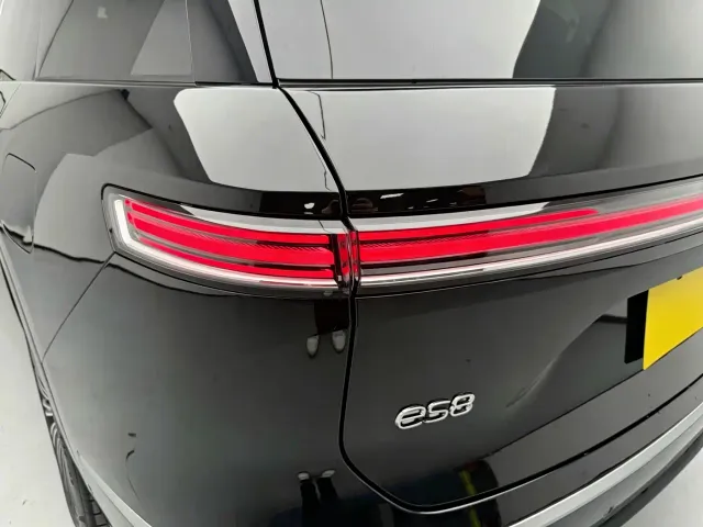 Nio ES8 — Фото автомобиля 6