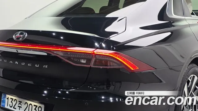 Hyundai Grandeur (New) Hybrid — Фото автомобиля 8