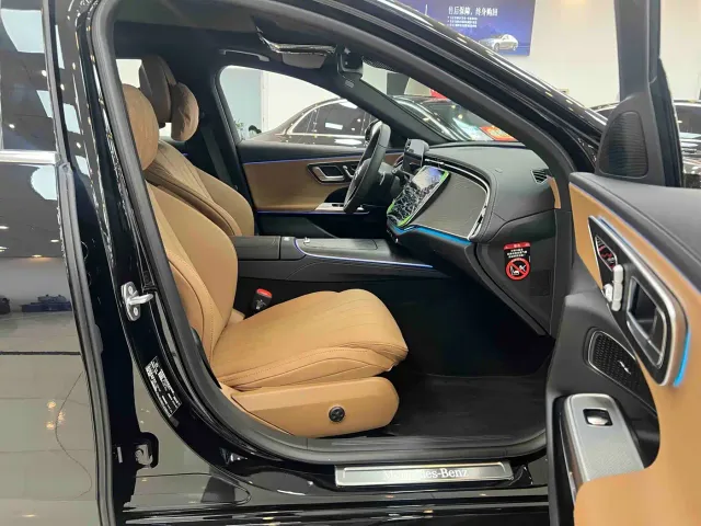 Mercedes-Benz E-Class — Фото автомобиля 12
