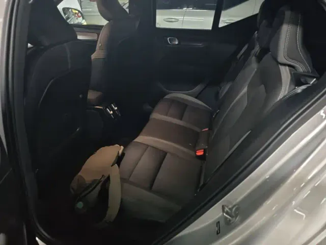 Volvo XC40 — Фото автомобиля 16