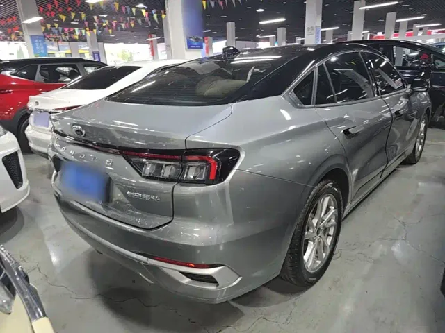 Ford Mondeo — Фото автомобиля 6