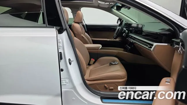 Hyundai Grandeur Grandeur (GN7) 2.5 Бензин 2WD — Фото автомобиля 25