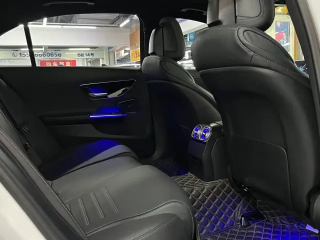 Mercedes-Benz C-Class — Фото автомобиля 12