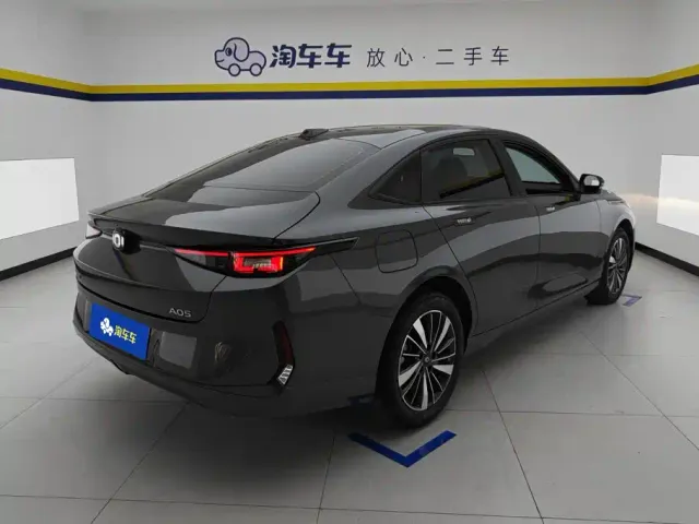 Changan Qiyuan A05 — Фото автомобиля 3