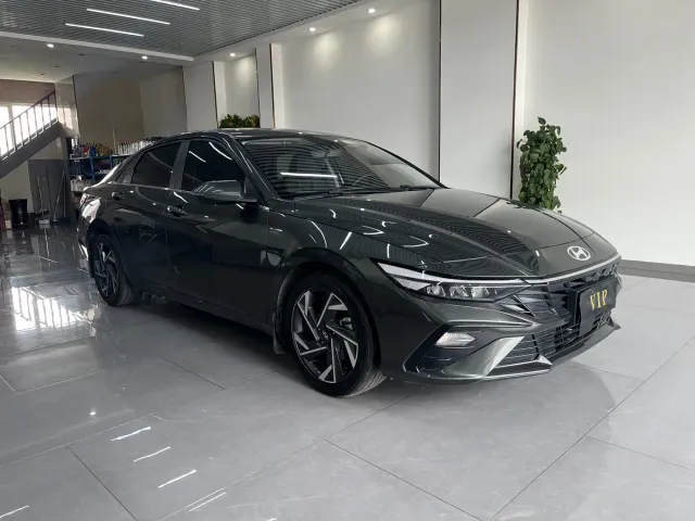 Hyundai Elantra — Фото автомобиля 3