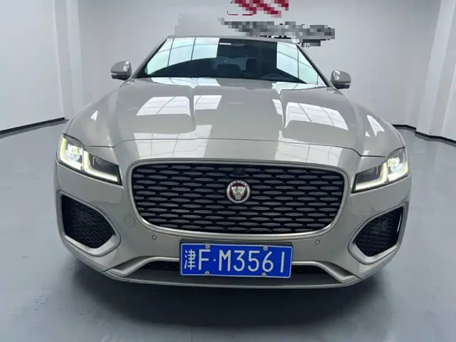 Jaguar XFL — Фото автомобиля 2