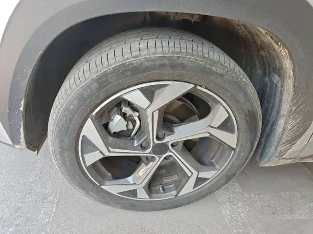 Geely Boyue L — Фото автомобиля 22