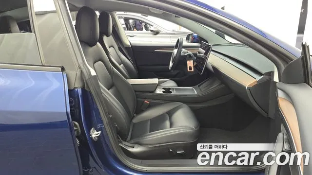 Tesla Model 3 — Фото автомобиля 16