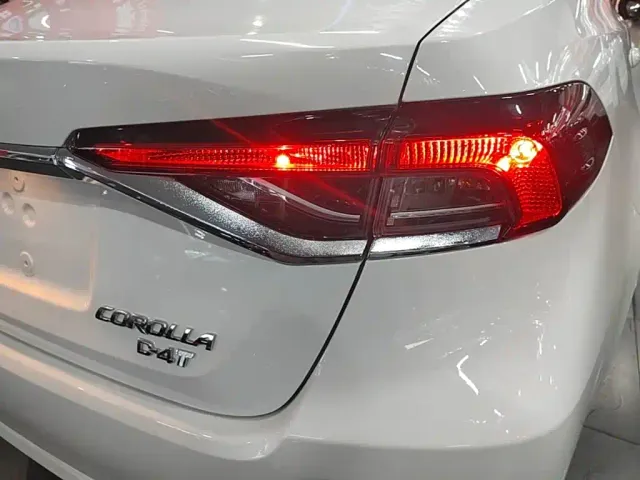 Toyota Corolla — Фото автомобиля 7