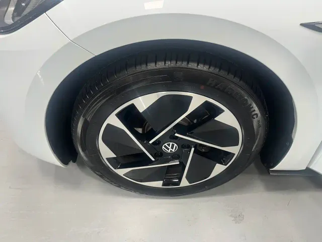 Volkswagen ID.3 — Фото автомобиля 16