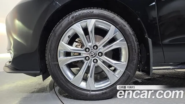 Toyota Sienna — Фото автомобиля 2