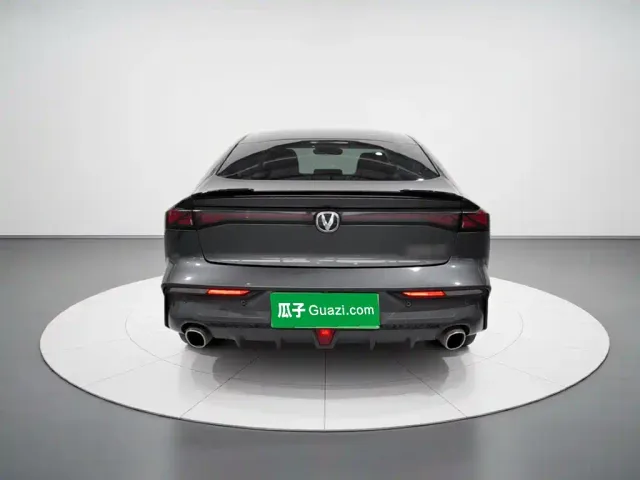 Changan Changan UNI-V 2022 1.5T Premium Model — Фото автомобиля 5