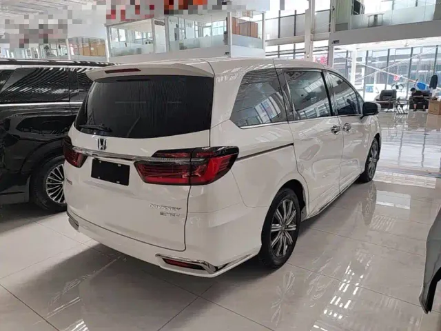 Honda Odyssey — Фото автомобиля 6