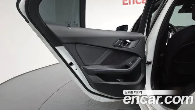 BMW 1 Series F40 — Фото автомобиля 24