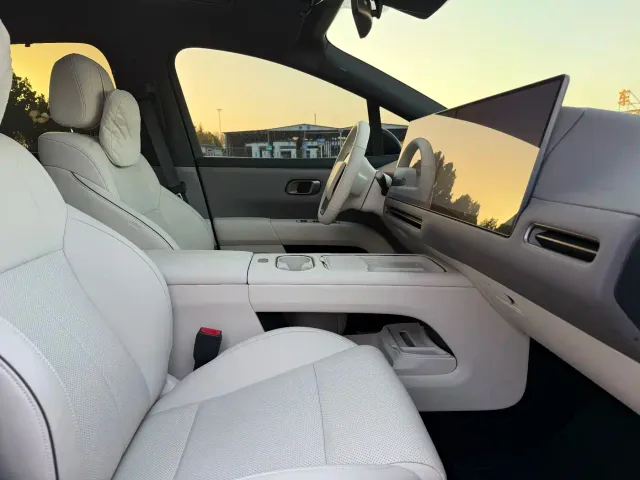 Li Auto i6 — Фото автомобиля 15