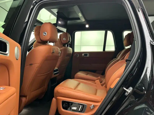 Li Auto L8 — Фото автомобиля 13