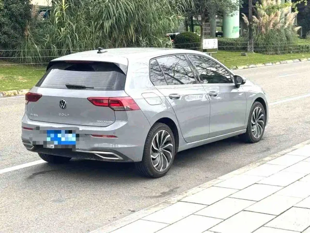 Volkswagen Golf — Фото автомобиля 10