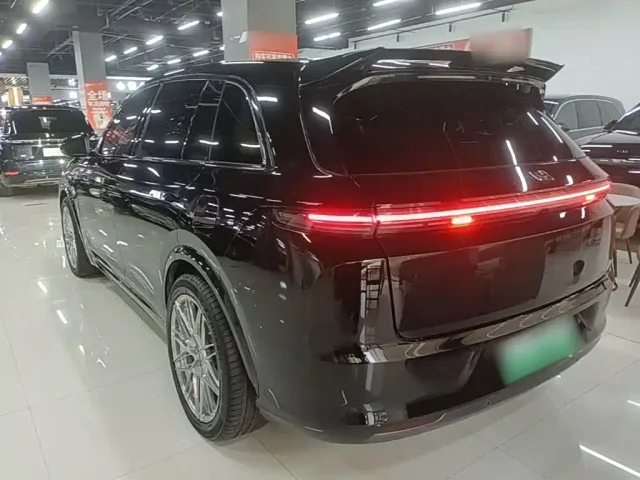 Li Auto L7 — Фото автомобиля 4