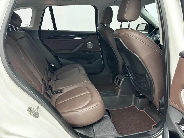 BMW X1 — Фото автомобиля 11