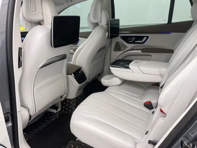 Mercedes-Benz EQS SUV — Фото автомобиля 9