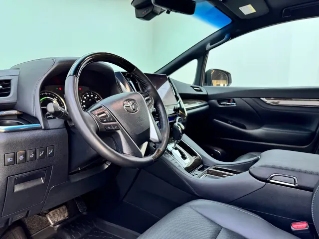 Toyota Vellfire — Фото автомобиля 15