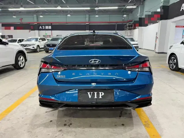 Hyundai Elantra — Фото автомобиля 9