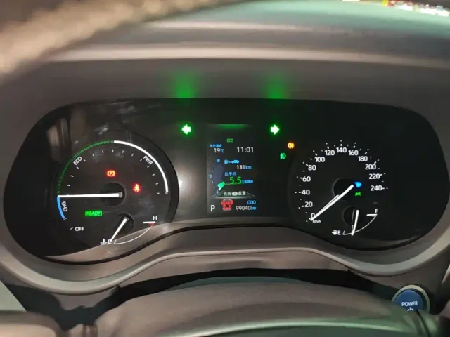 Toyota Sienna — Фото автомобиля 11