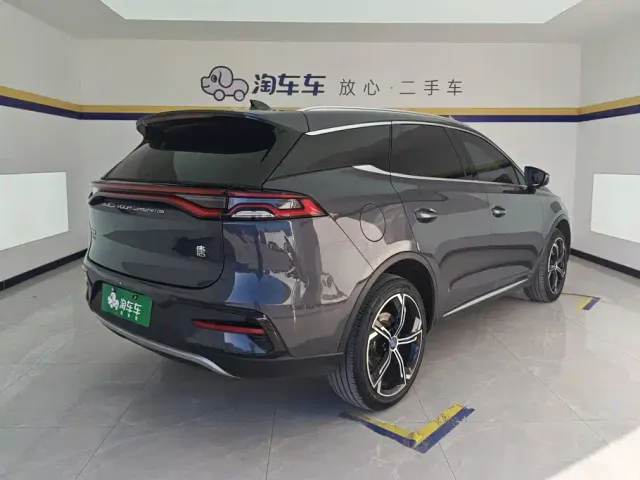 BYD Tang — Фото автомобиля 3