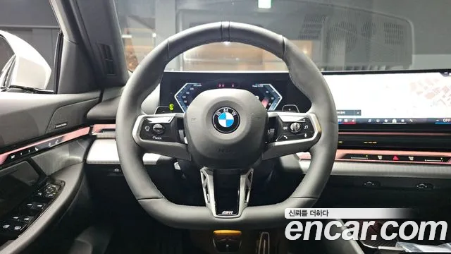 BMW 5-Series 5 серия (G60) 530i xDrive M Sport — Фото автомобиля 12