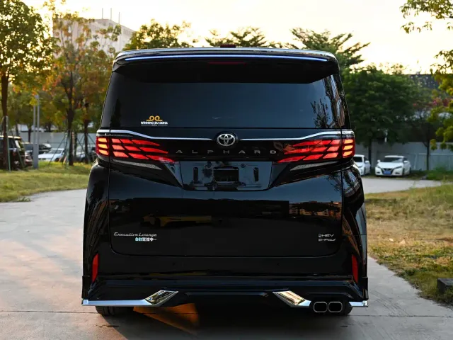 Toyota Alphard — Фото автомобиля 5