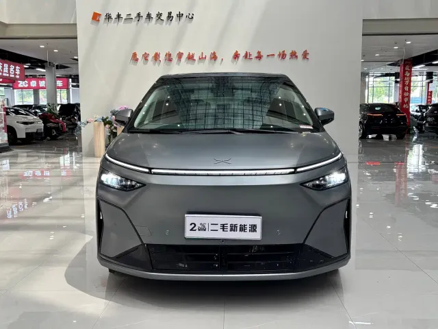Xpeng X9 — Фото автомобиля 2