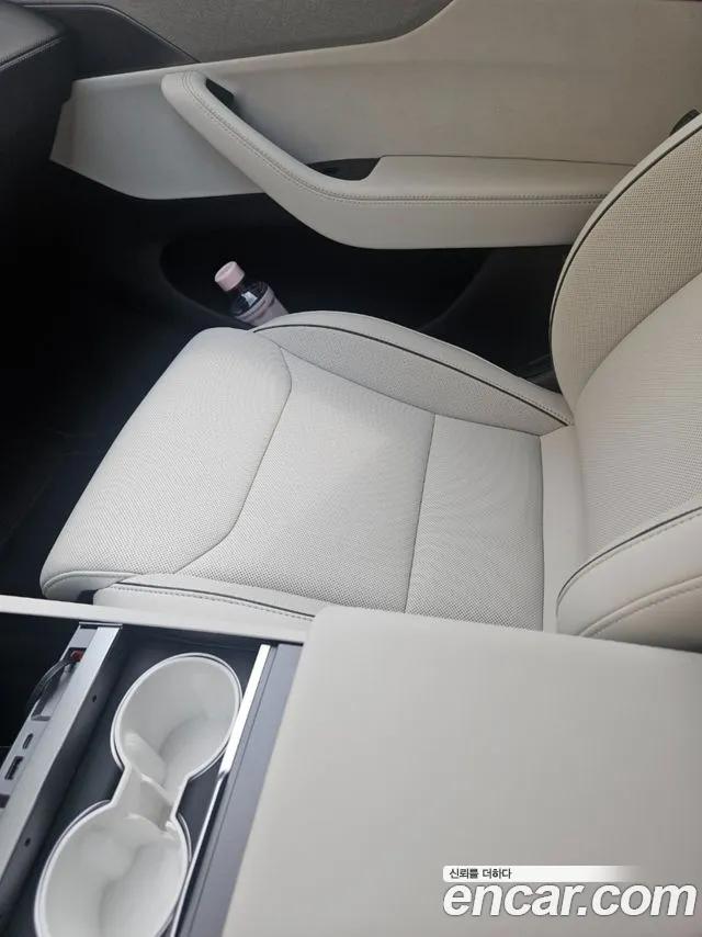 Tesla Model Y — Фото автомобиля 6