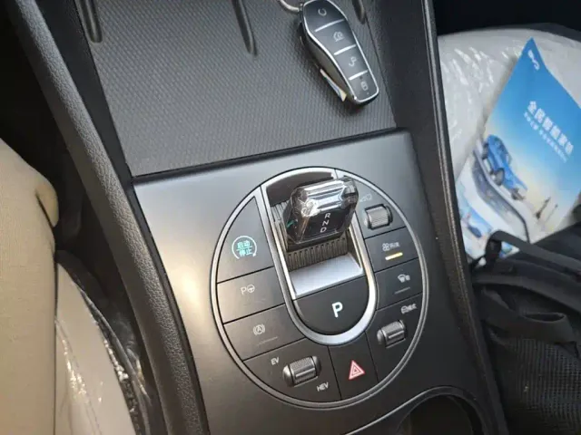 BYD Seal 05 DM-i — Фото автомобиля 13