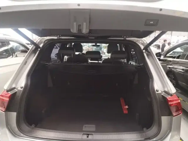 Volkswagen Tiguan L — Фото автомобиля 18