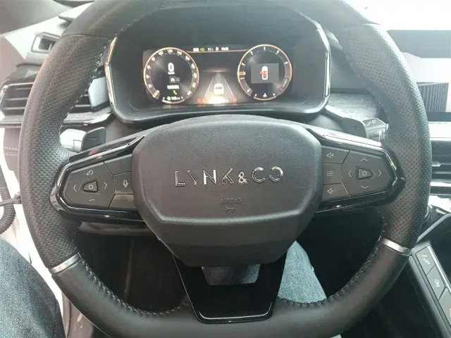 Lynk & Co 06 — Фото автомобиля 10