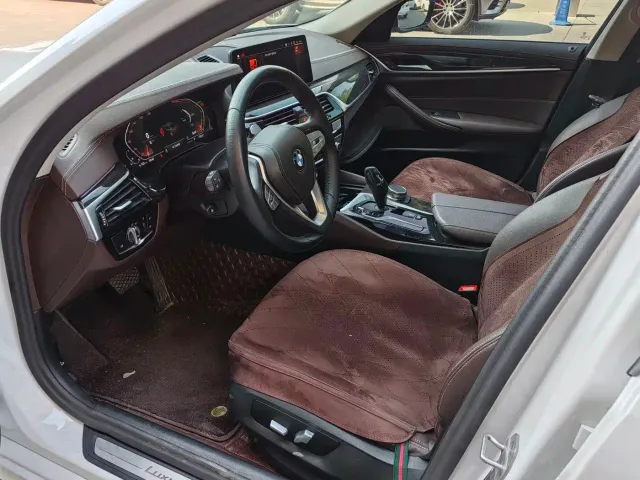 BMW 5 Series — Фото автомобиля 6
