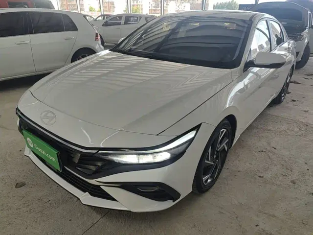 Фотография автомобиля — Hyundai Elantra