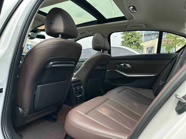 BMW 3 Series — Фото автомобиля 6