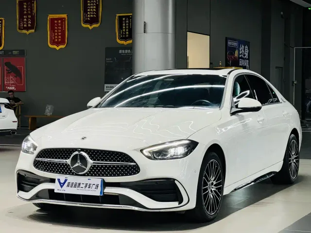 Фотография автомобиля — Mercedes-Benz C-Class