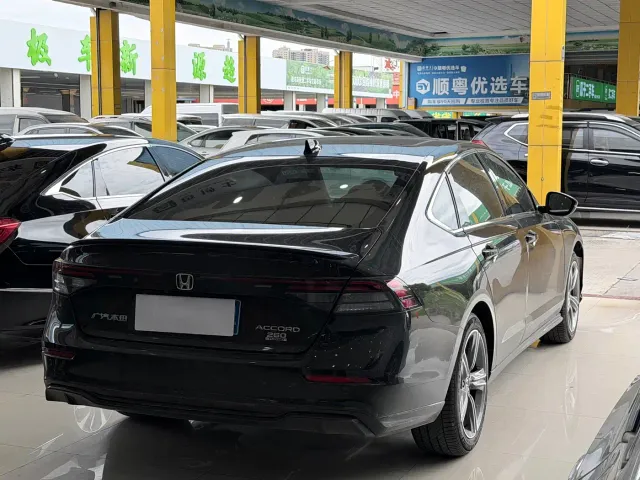 Honda Accord — Фото автомобиля 11