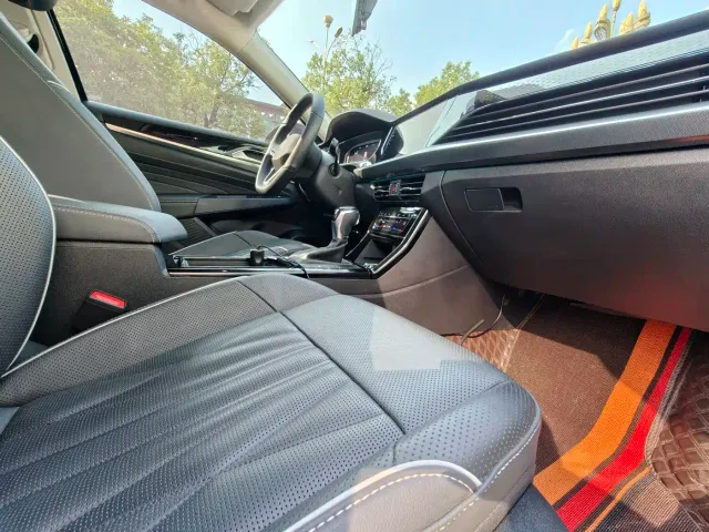 Volkswagen Passat — Фото автомобиля 16