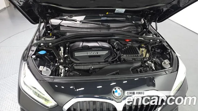 BMW 1 Series F40 — Фото автомобиля 9