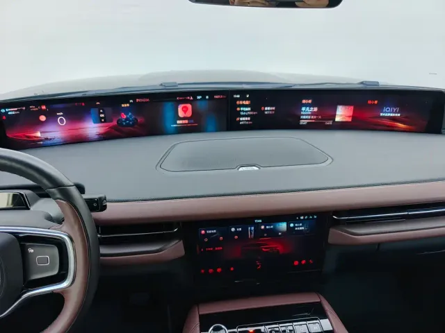 Lincoln Navigator — Фото автомобиля 12