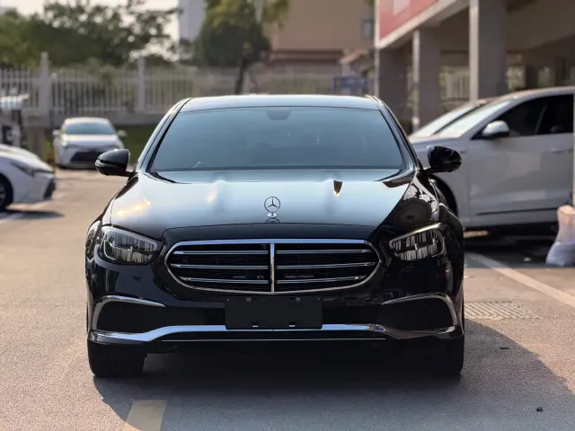 Mercedes-Benz E-Class — Фото автомобиля 15
