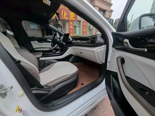 BYD Qin PLUS — Фото автомобиля 6