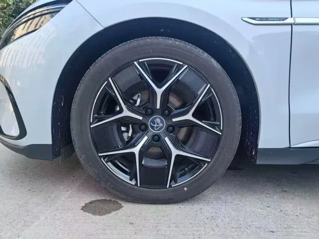 BYD Han — Фото автомобиля 11